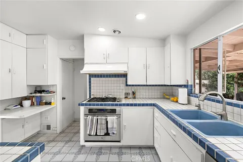 $3,175,000 | 980 Canyon View Drive, Laguna Beach, CA 92651