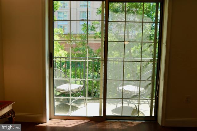 2151 Jamieson Avenue, Unit 411 Alexandria, VA 22314 - Photo 9 of 32 a view of a black gate