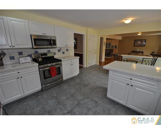 72 Farrington Road Old Bridge, NJ 07747 - Photo 12 of 25 Gallery Image 12
