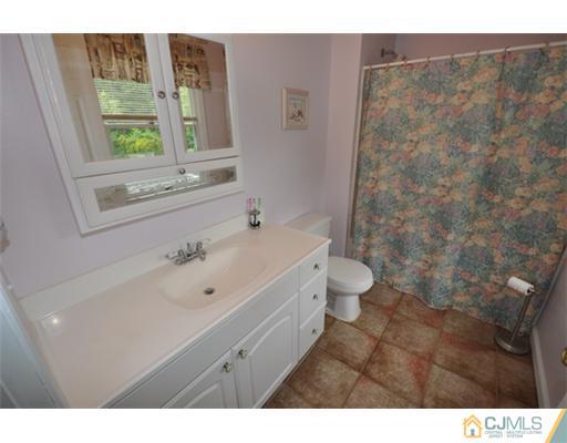 72 Farrington Road Old Bridge, NJ 07747 - Photo 19 of 25 Gallery Image 19