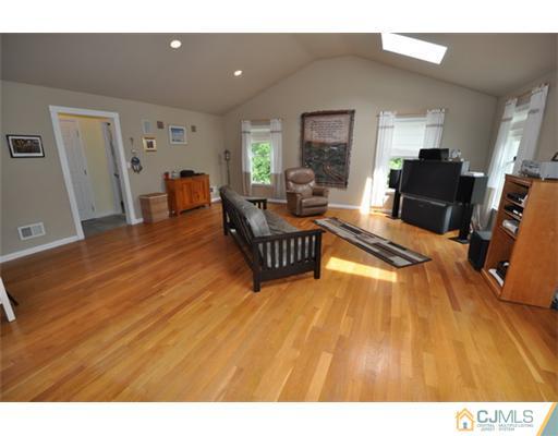 72 Farrington Road Old Bridge, NJ 07747 - Photo 4 of 25 Gallery Image 4