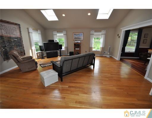 72 Farrington Road Old Bridge, NJ 07747 - Photo 5 of 25 Gallery Image 5