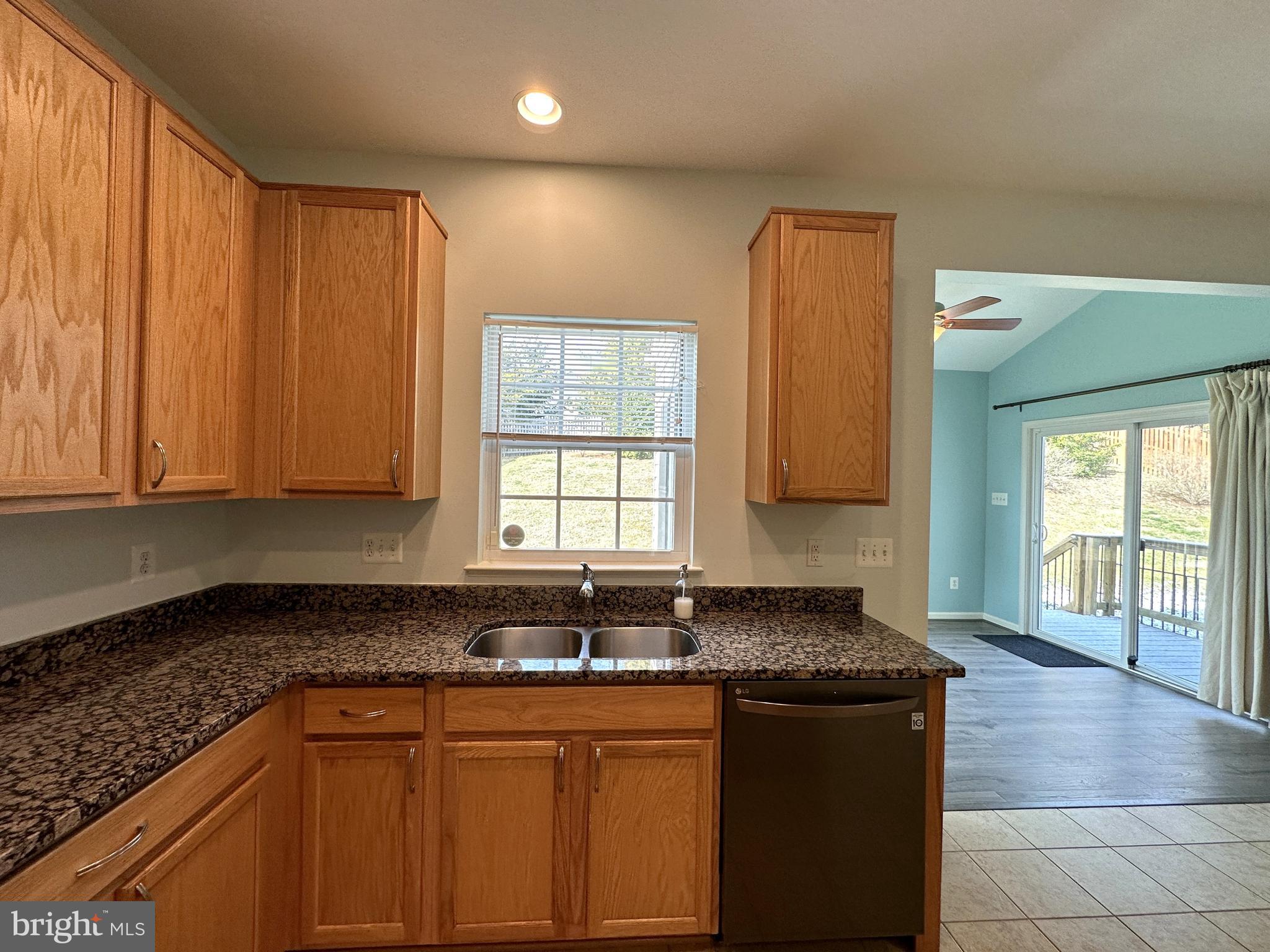 13758 Restina Road Bristow, VA 20136 - Photo 15 of 48 13758 Restina Rd Kitchen