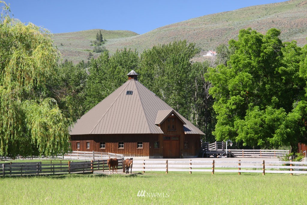 523 East Chewuch Road Winthrop, WA 98862 - Photo 9 of 25 Gallery Image 9