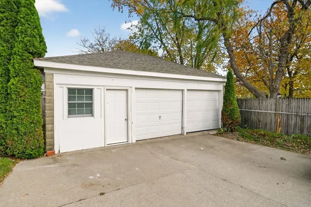 $585,000 | 20 Shawmut Avenue, New Bedford, MA 02740