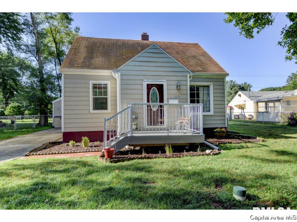 2106 East Hood Street Springfield, IL 62703 - Photo 1 of 28 Gallery Image 1