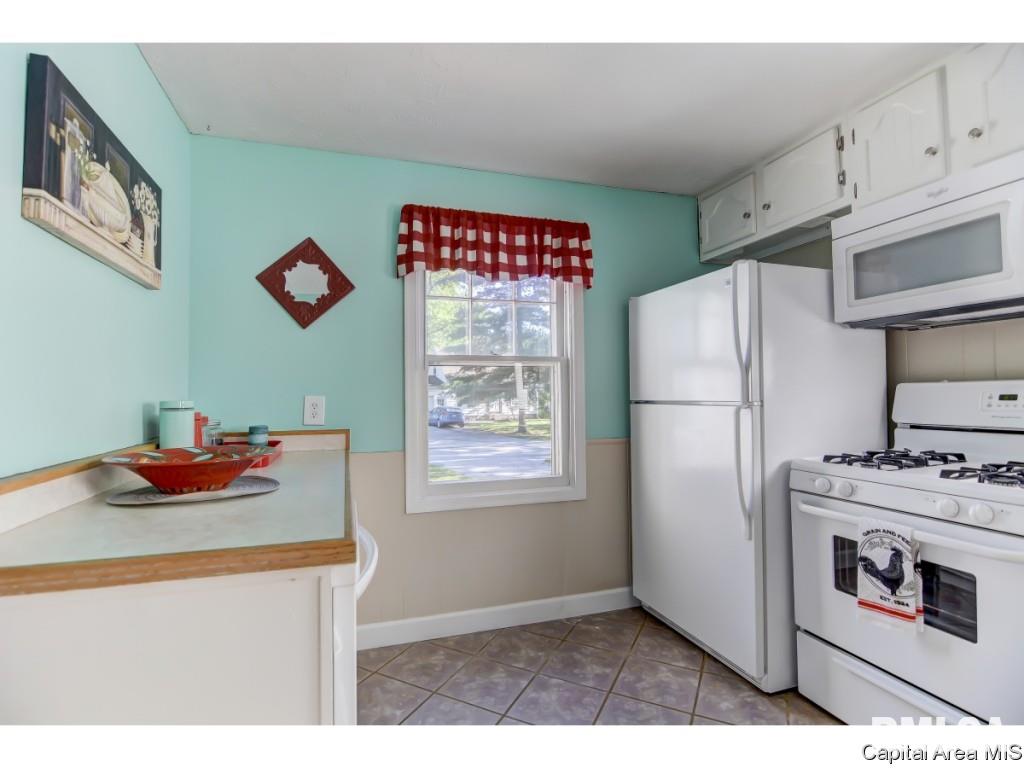 2106 East Hood Street Springfield, IL 62703 - Photo 11 of 28 Gallery Image 11