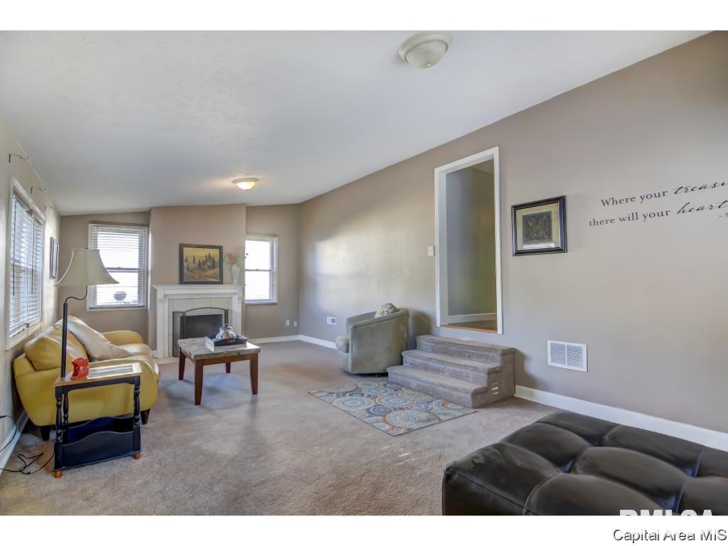 2106 East Hood Street Springfield, IL 62703 - Photo 14 of 28 Gallery Image 14
