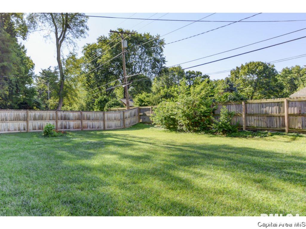 2106 East Hood Street Springfield, IL 62703 - Photo 27 of 28 Gallery Image 27