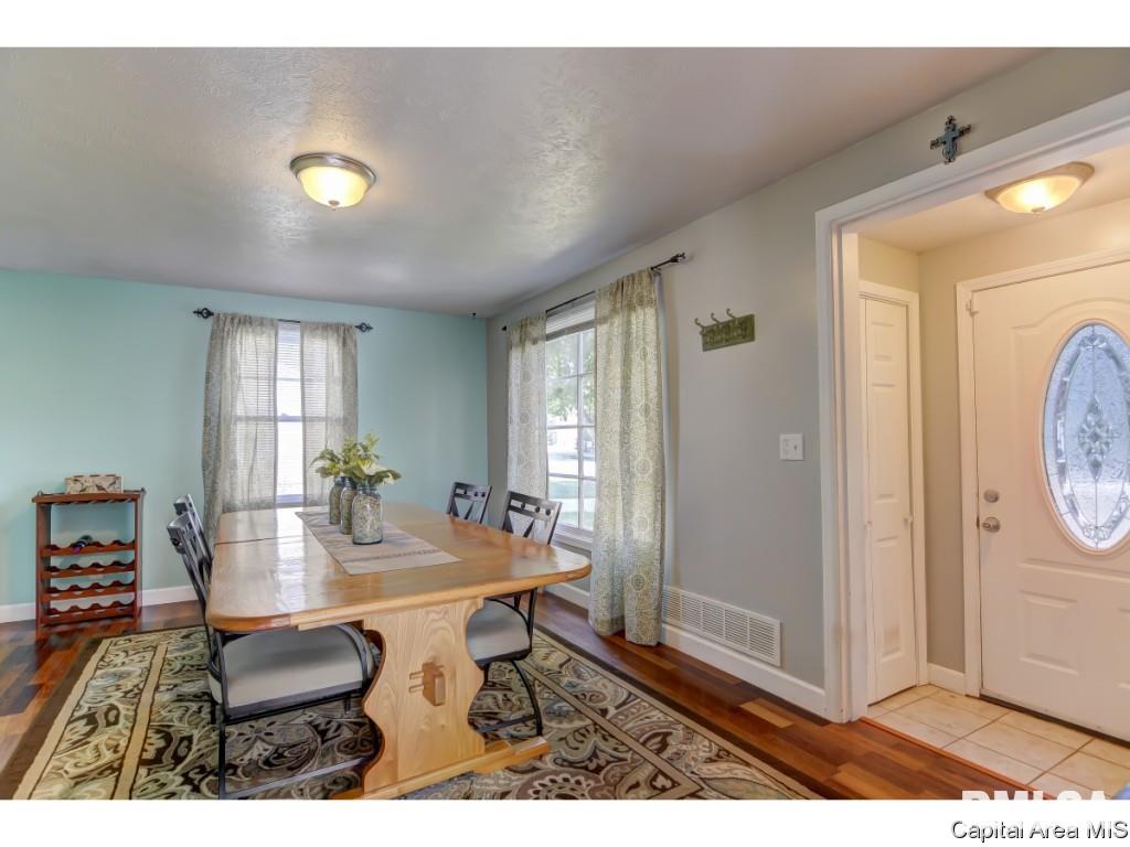 2106 East Hood Street Springfield, IL 62703 - Photo 5 of 28 Gallery Image 5