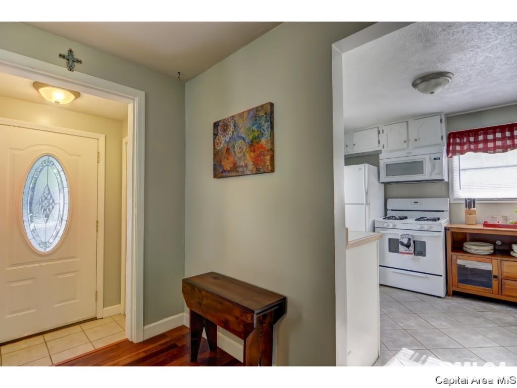 2106 East Hood Street Springfield, IL 62703 - Photo 6 of 28 Gallery Image 6