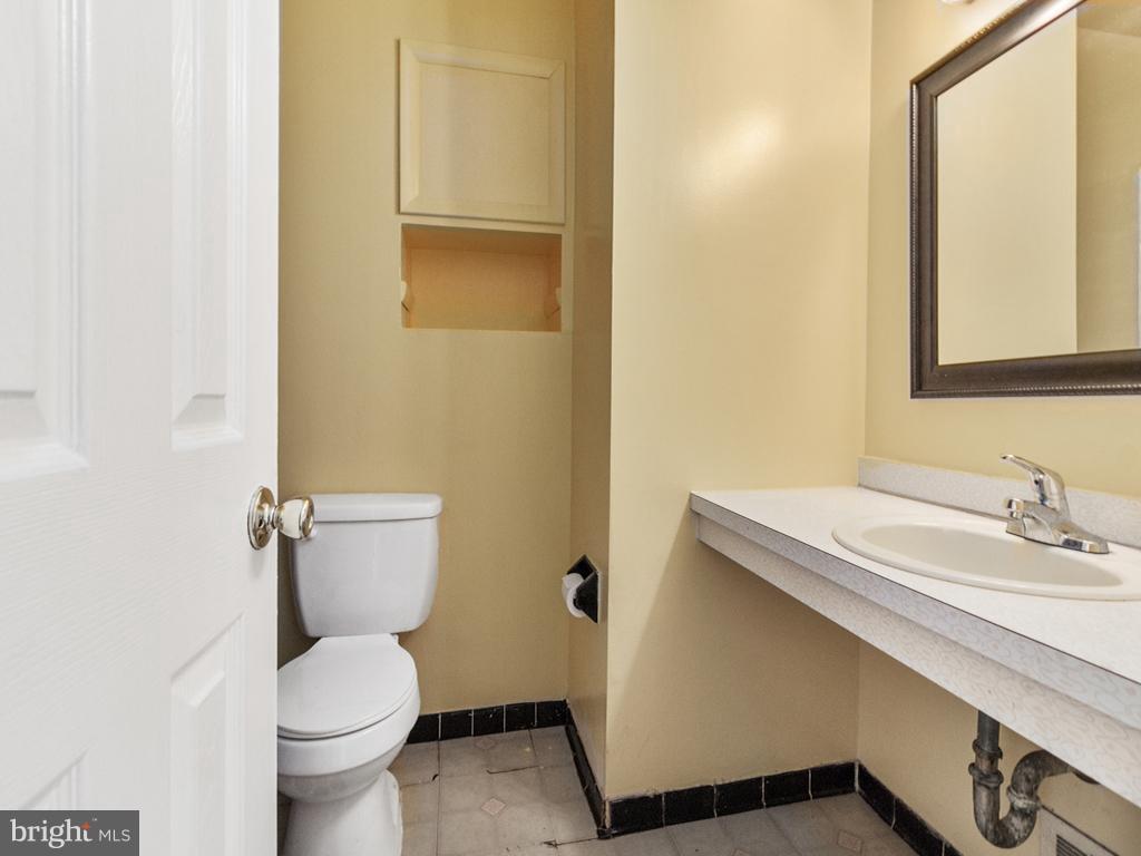 6836 Trexler Road Hyattsville, MD 20784 - Photo 18 of 43 Main bath