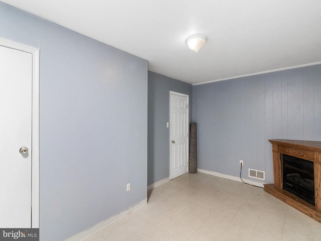 6836 Trexler Road Hyattsville, MD 20784 - Photo 32 of 43 Basement bedroom