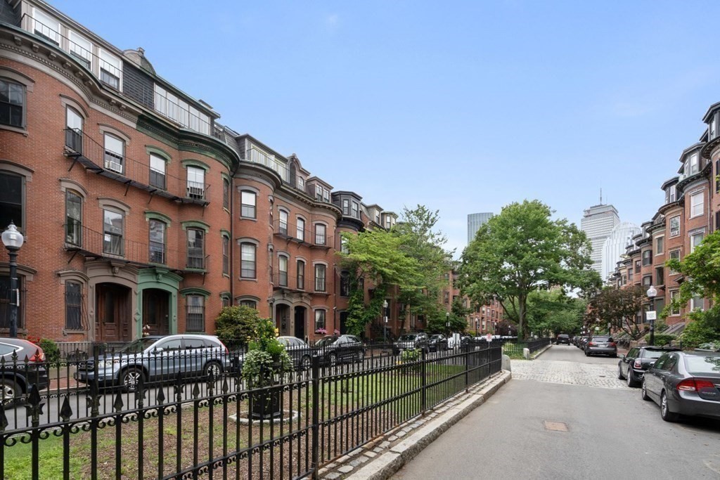 16 Rutland Square, Unit 3 Boston, MA 02118 - Photo 23 of 24 Gallery Image 23