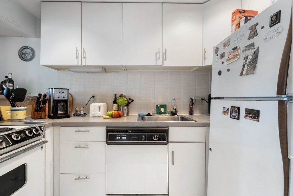16 Rutland Square, Unit 3 Boston, MA 02118 - Photo 8 of 24 Gallery Image 8