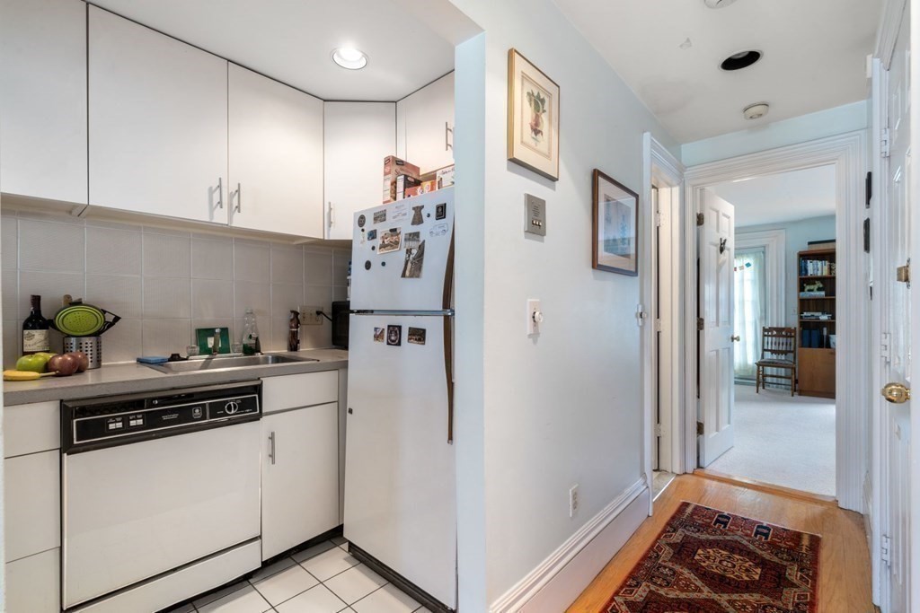 16 Rutland Square, Unit 3 Boston, MA 02118 - Photo 9 of 24 Gallery Image 9