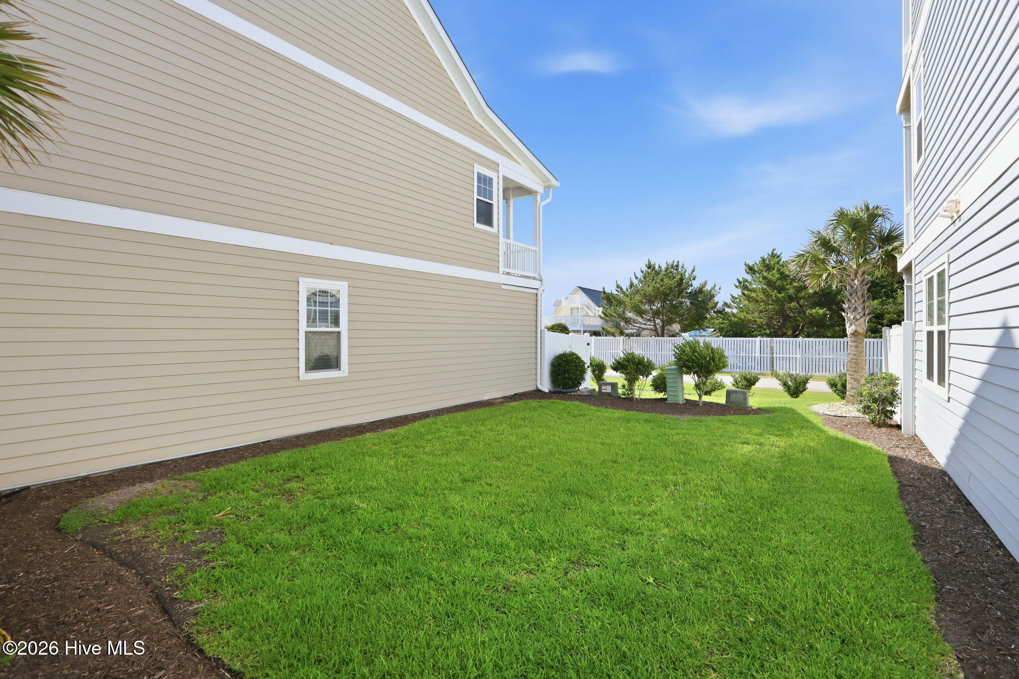 2800 West Fort Macon Road, Unit 52 Atlantic Beach, NC 28512 - Photo 29 of 46 Side Yard