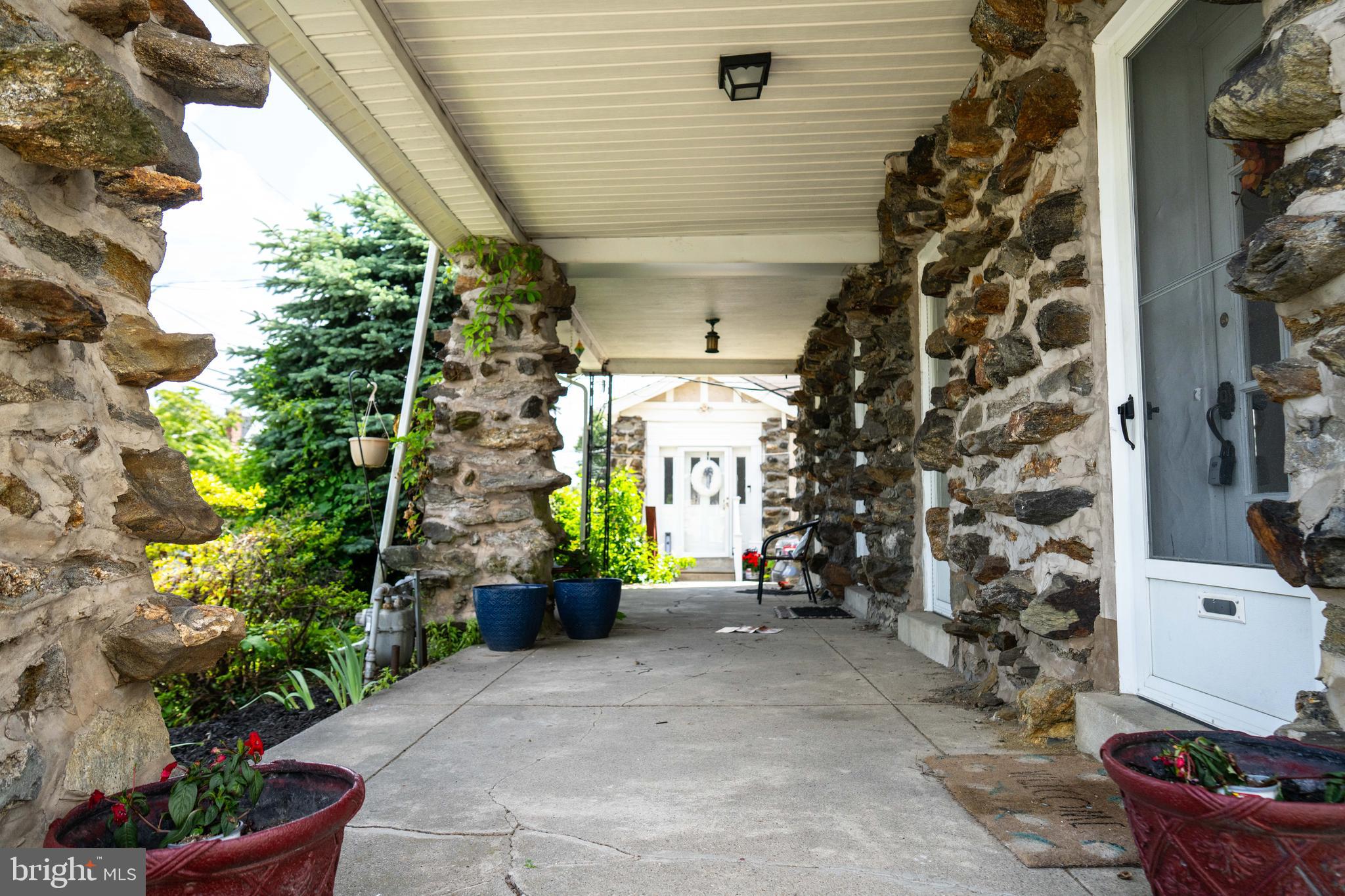 8 Oakley Road Upper Darby, PA 19082 - Photo 2 of 25 8 Oakley - Front Porch