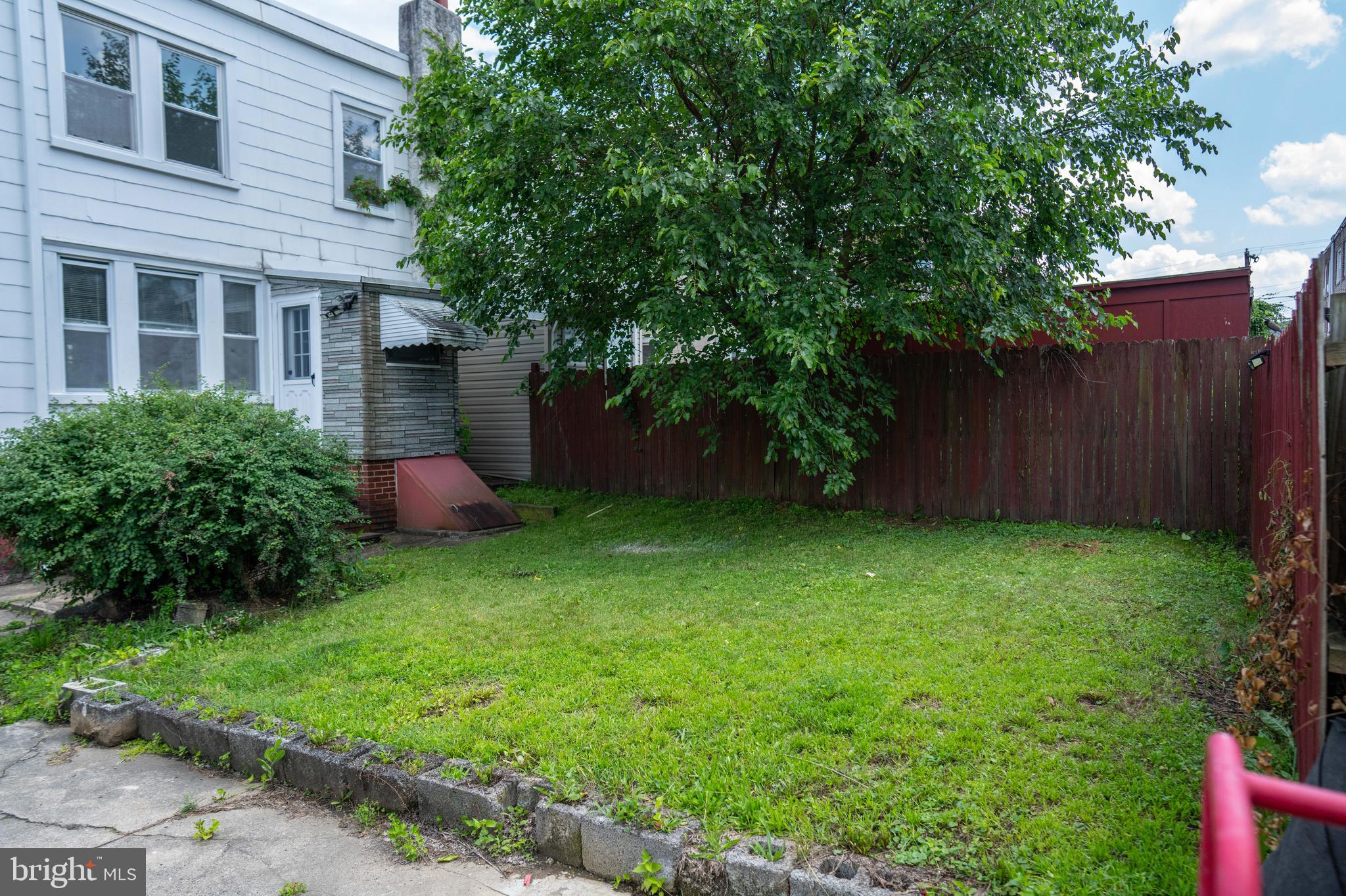 8 Oakley Road Upper Darby, PA 19082 - Photo 23 of 25 Back Yard