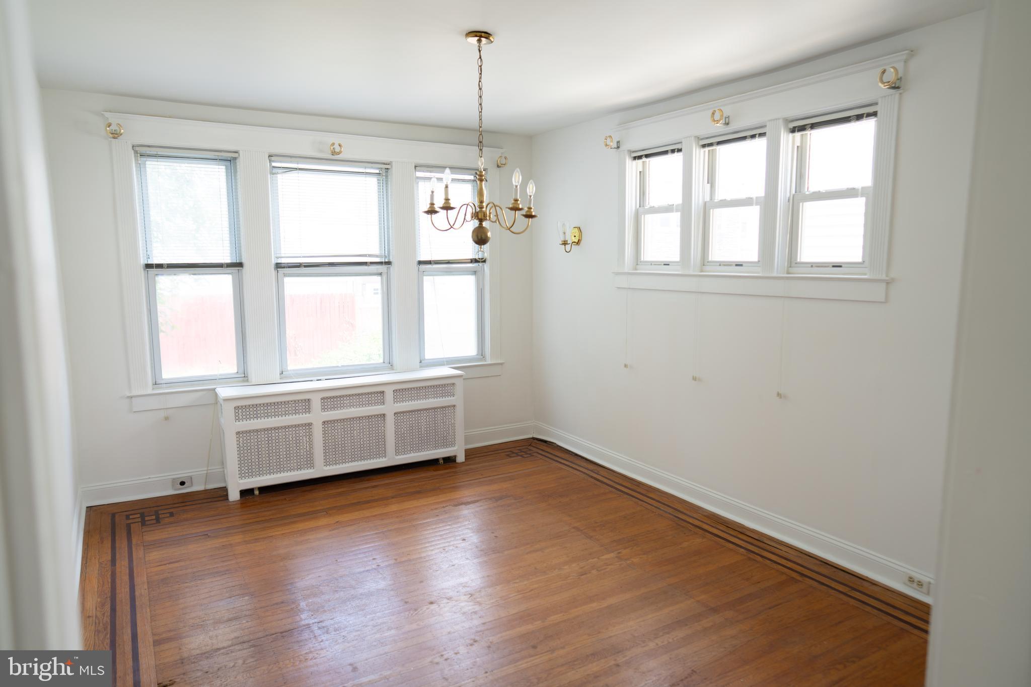 8 Oakley Road Upper Darby, PA 19082 - Photo 7 of 25 Dinning Room