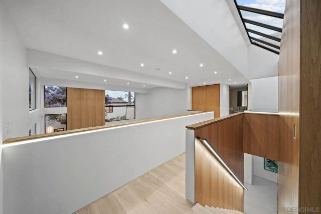 a close up view of a washer and dryer