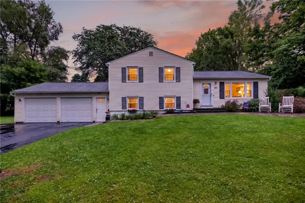 $299,900 | 185 Woody Lane, Penfield, NY 14625