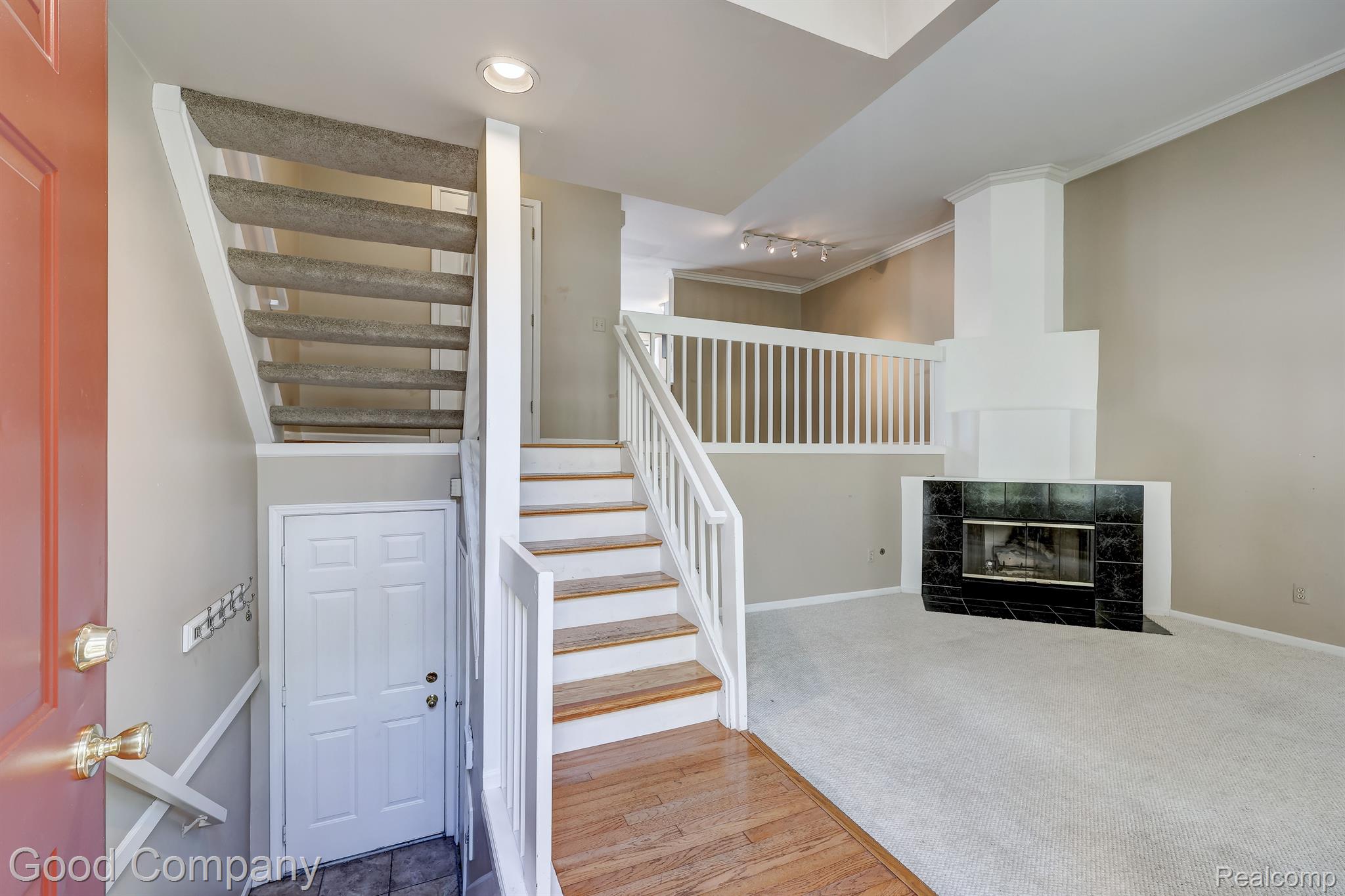 159 Georgetown Square North Royal Oak, MI 48067 - Photo 2 of 41