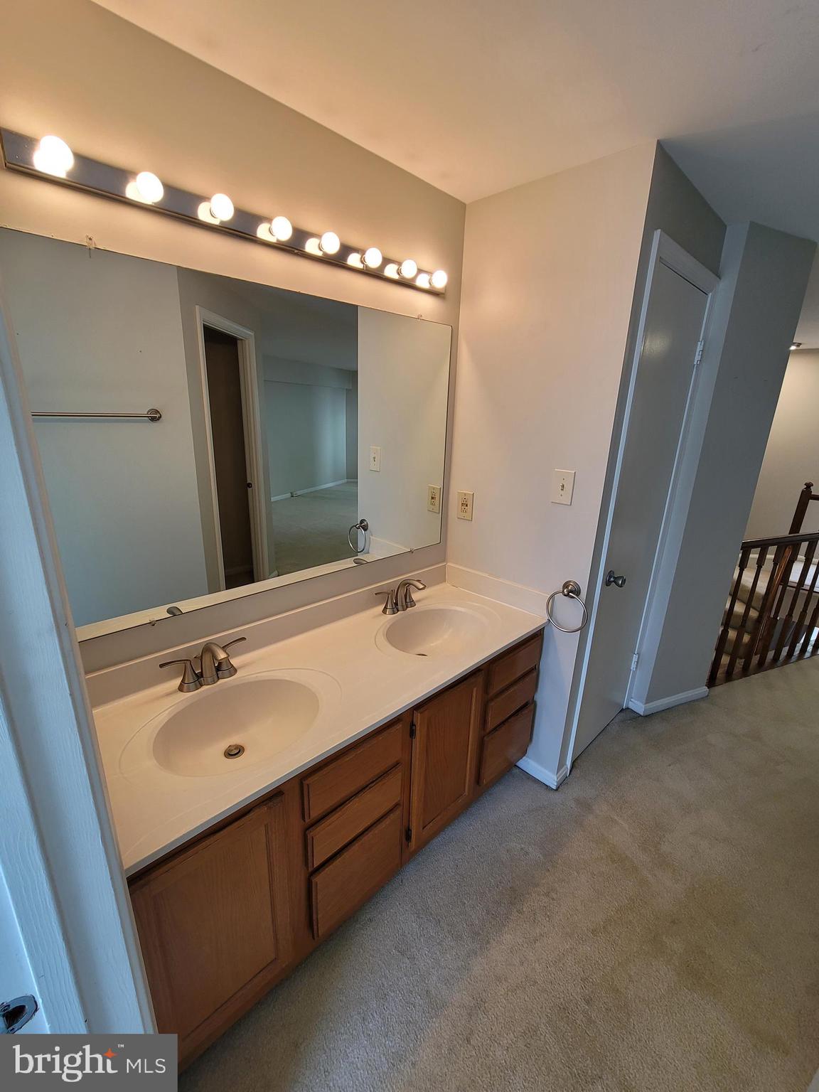 11921 Redtree Way Reston, VA 20194 - Photo 13 of 16 Gallery Image 13