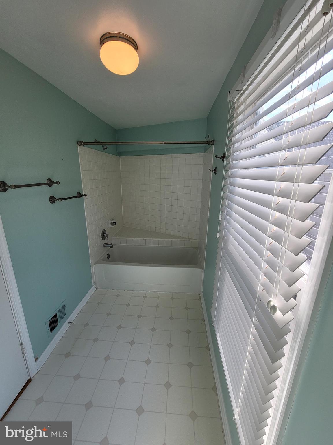 11921 Redtree Way Reston, VA 20194 - Photo 14 of 16 Gallery Image 14
