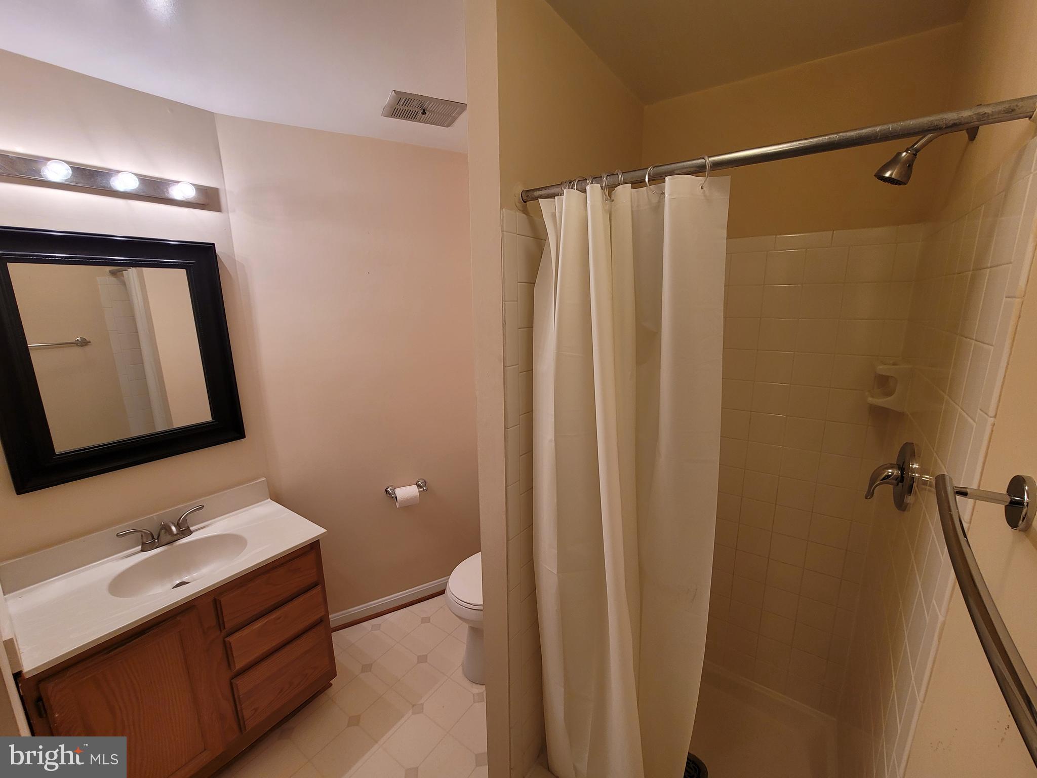 11921 Redtree Way Reston, VA 20194 - Photo 16 of 16 Gallery Image 16