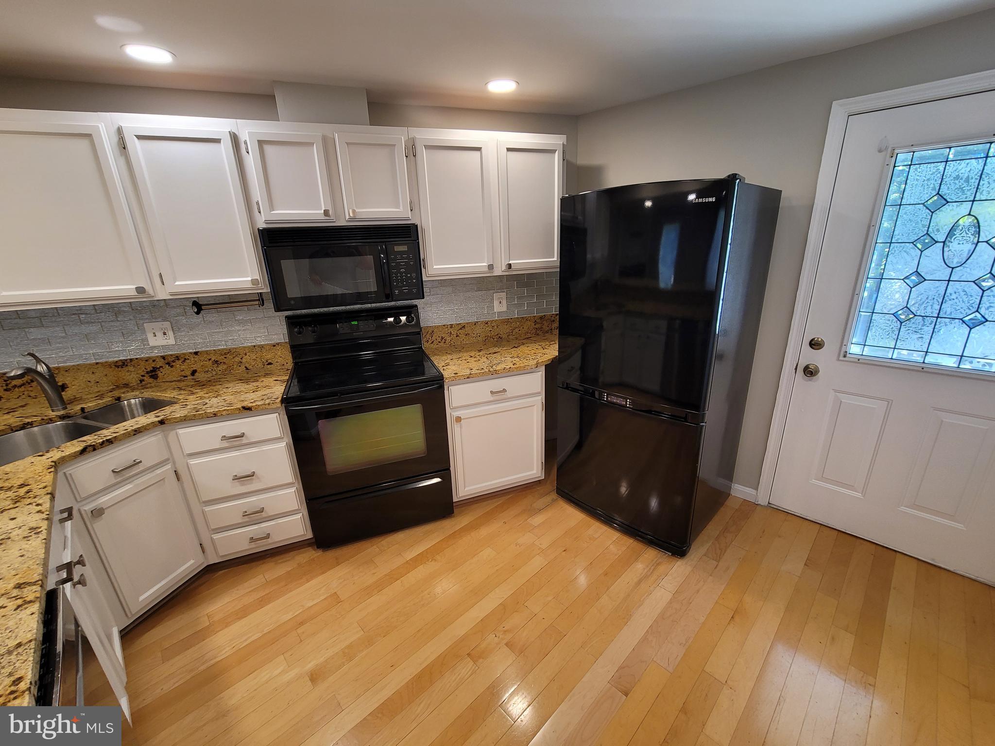 11921 Redtree Way Reston, VA 20194 - Photo 5 of 16 Gallery Image 5