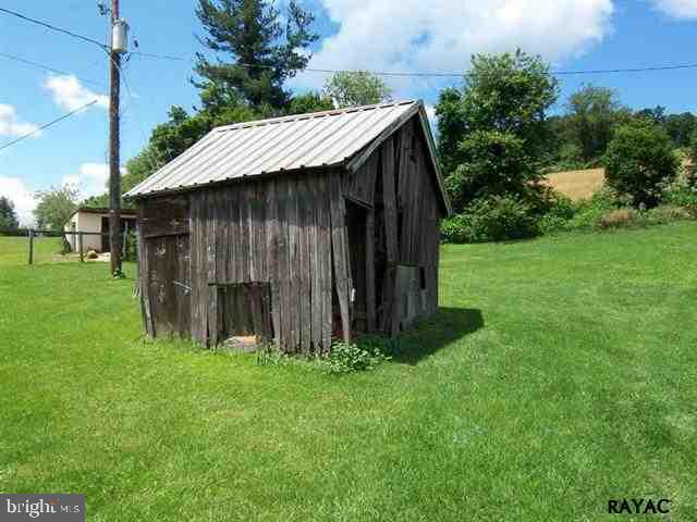 95 Barshinger Road Red Lion, PA 17356 - Photo 3 of 36