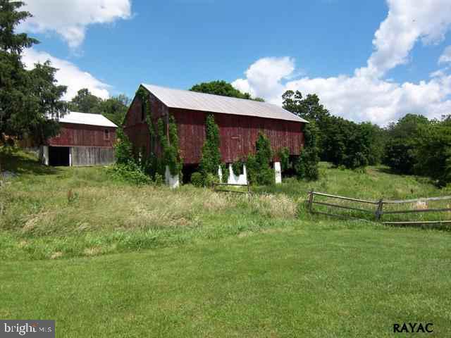 95 Barshinger Road Red Lion, PA 17356 - Photo 5 of 36