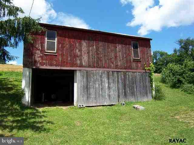 95 Barshinger Road Red Lion, PA 17356 - Photo 6 of 36