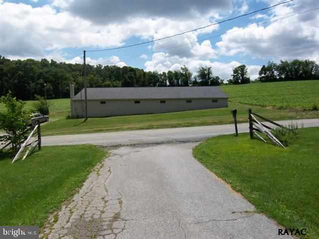 95 Barshinger Road Red Lion, PA 17356 - Photo 10 of 36