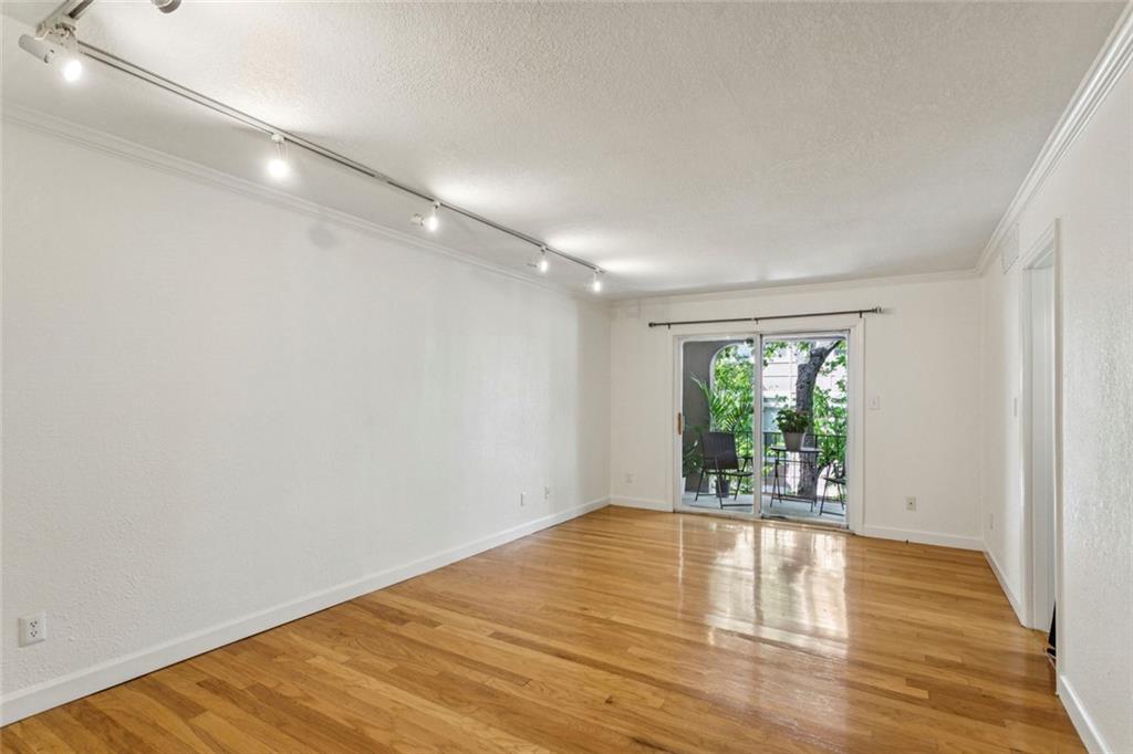 395 Pharr Road Northeast, Unit 302 Atlanta, GA 30305 - Photo 3 of 15