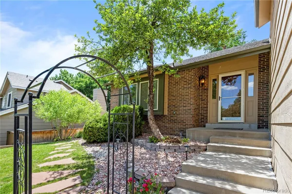 $695,501 | 8725 Meadowlark Circle, Highlands Ranch, CO 80126