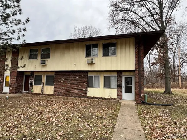 $79,000 | 7641 Hazelcrest Drive, Hazelwood, MO 63042