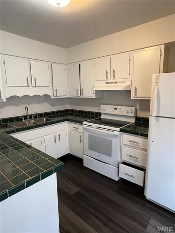 $80,000 | 7641 Hazelcrest Drive, Hazelwood, MO 63042