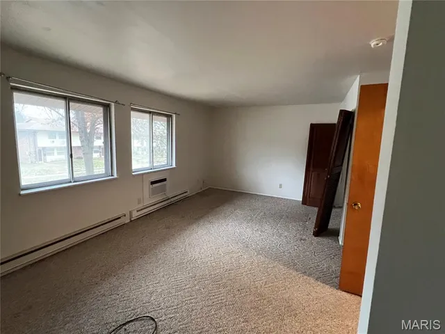 $80,000 | 7641 Hazelcrest Drive, Hazelwood, MO 63042