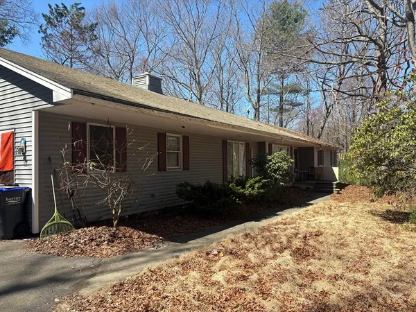 $400,000 | 12 Hancock Street, Plainville, MA 02762