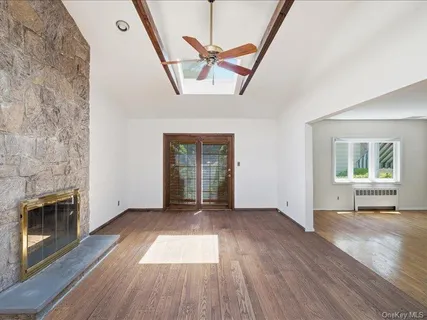 $999,000 | 100 Bayberry Avenue, Garden City, NY 11530