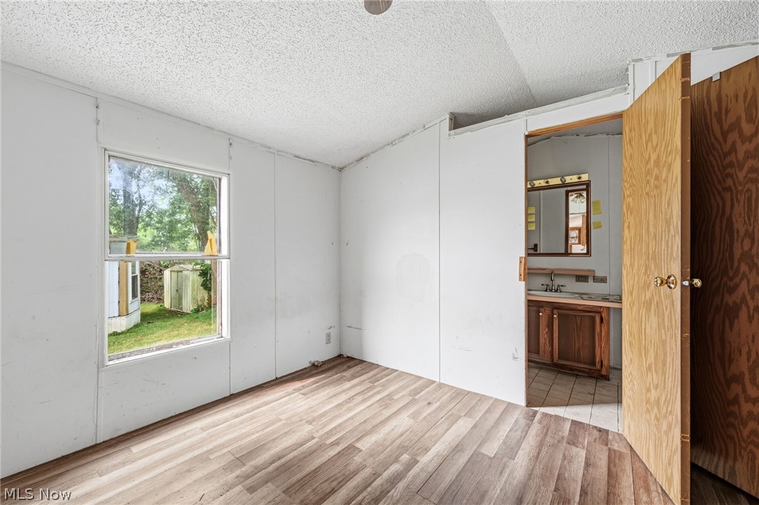 10938 Leader Road Chardon, OH 44024 - Photo 4 of 14 Gallery Image 4