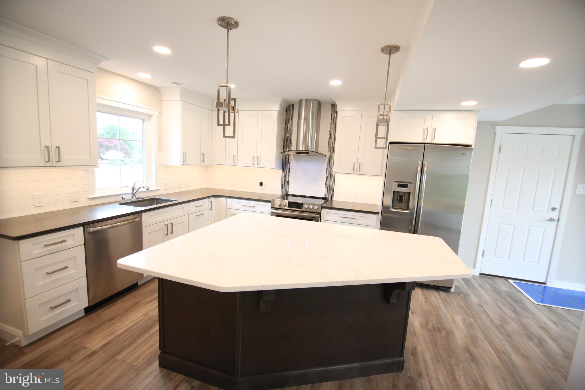 33 High Road Levittown, PA 19056 - Photo 15 of 43 Gallery Image 15
