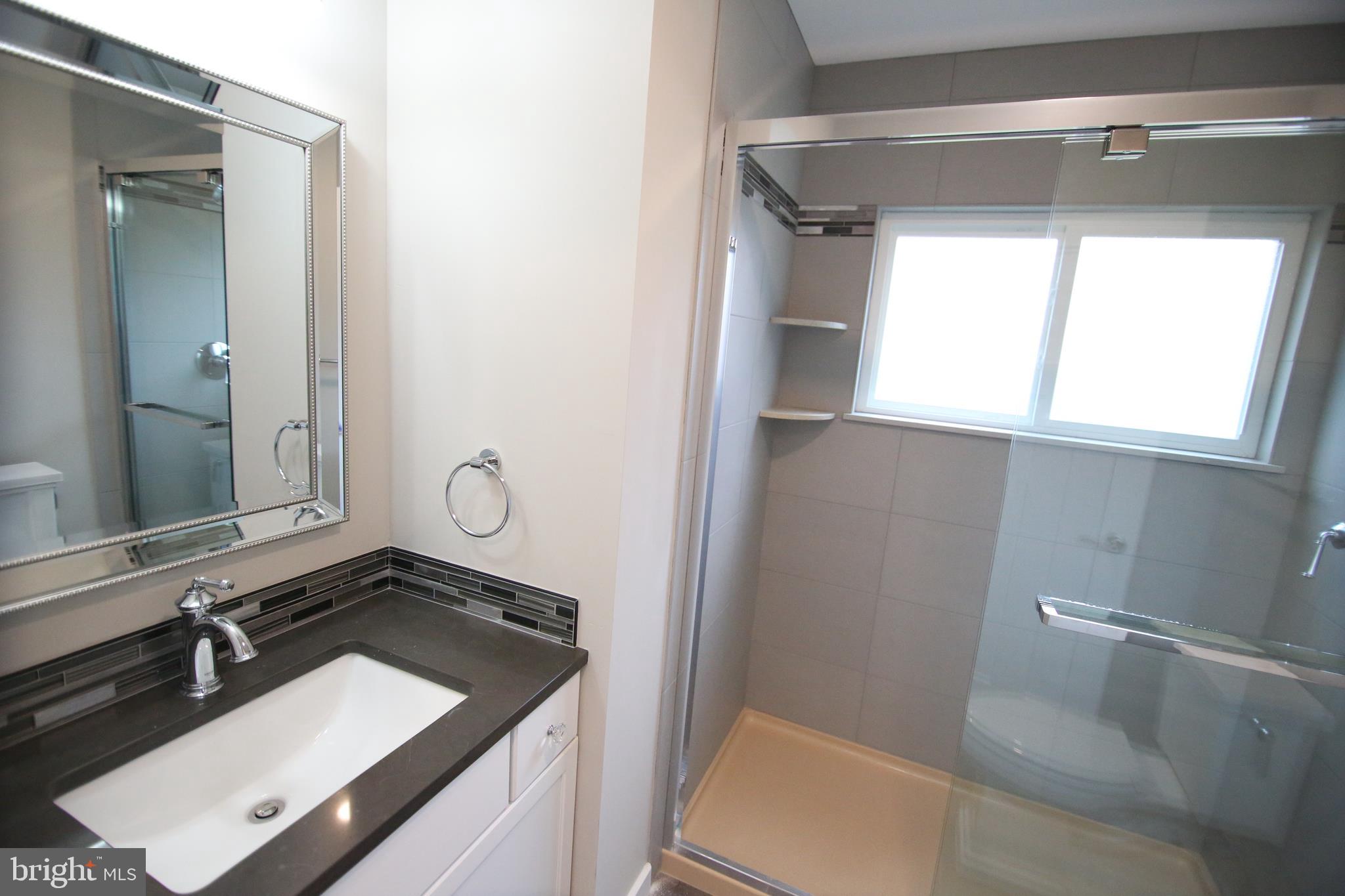 33 High Road Levittown, PA 19056 - Photo 26 of 43 First Level Full Bath