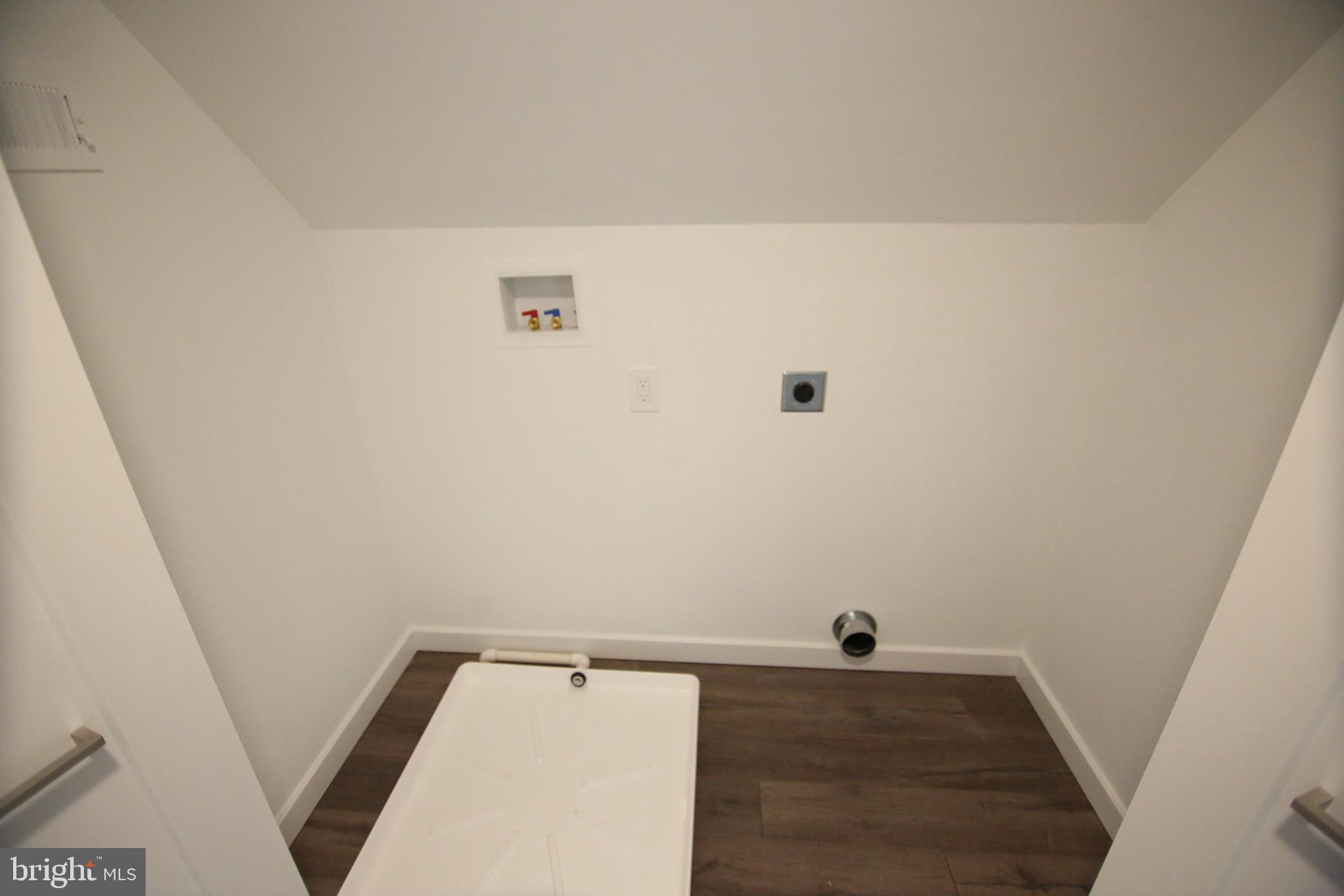 33 High Road Levittown, PA 19056 - Photo 31 of 43 Upper Level Laundry Area
