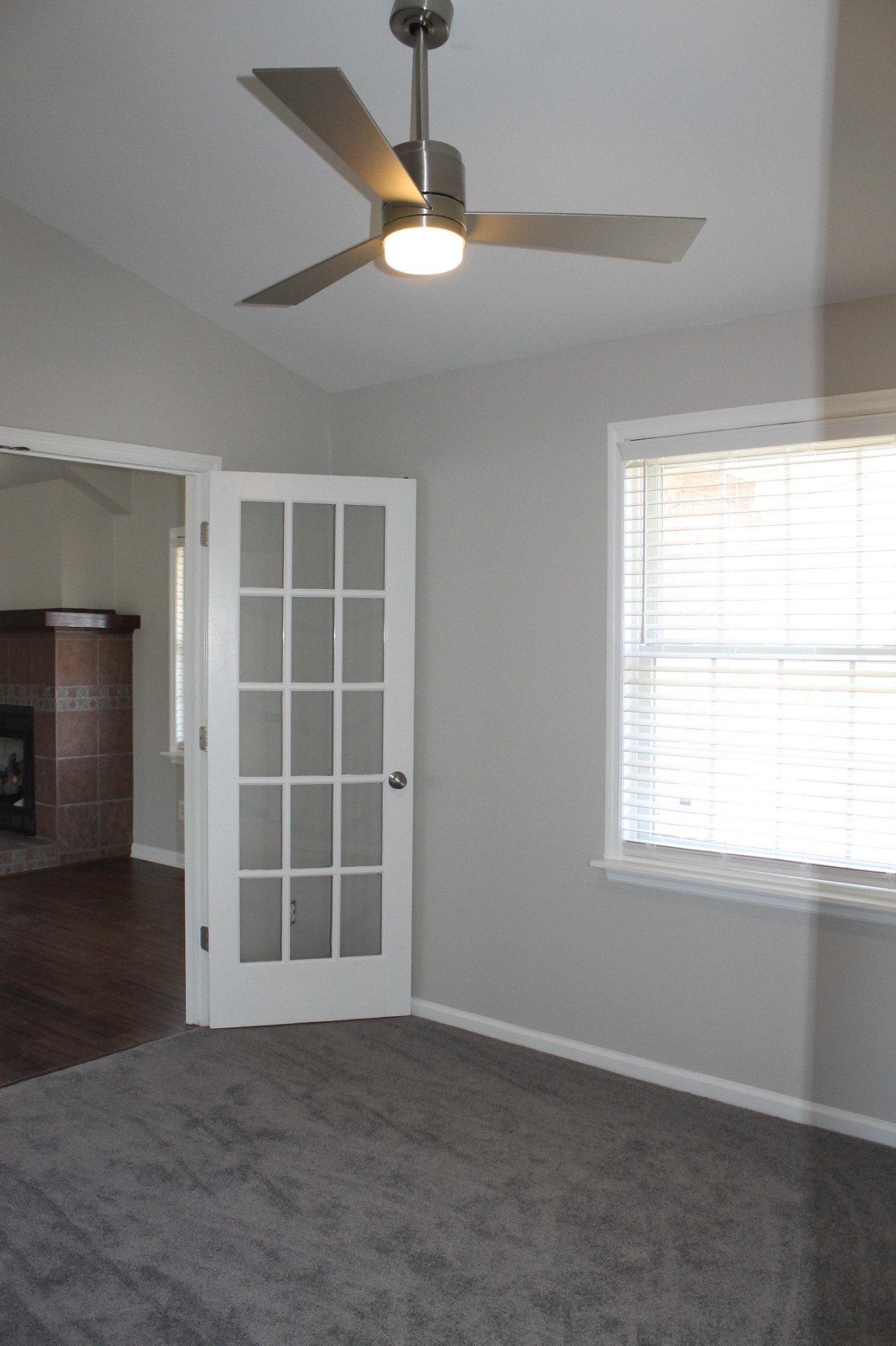 3418 Pinson School Road Springfield, TN 37172 - Photo 25 of 32 an empty room with windows and cabinet