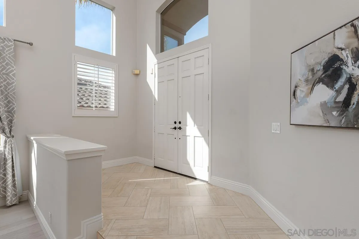 6943 Wildrose Terrace Carlsbad, CA 92011 - Photo 6 of 34