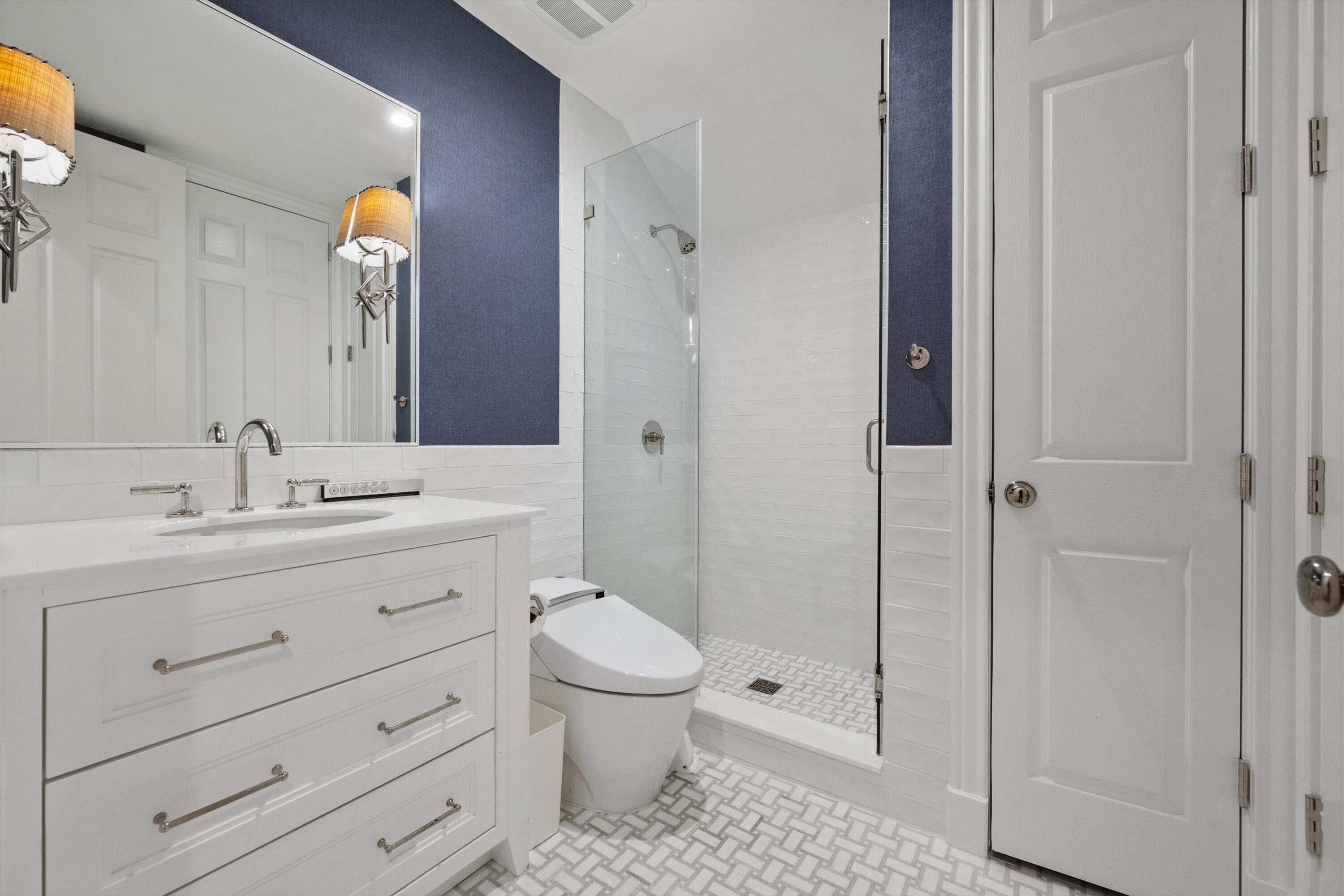 2270 Wilsee Road Palm Beach Gardens, FL 33410 - Photo 24 of 49 Upstairs Bath