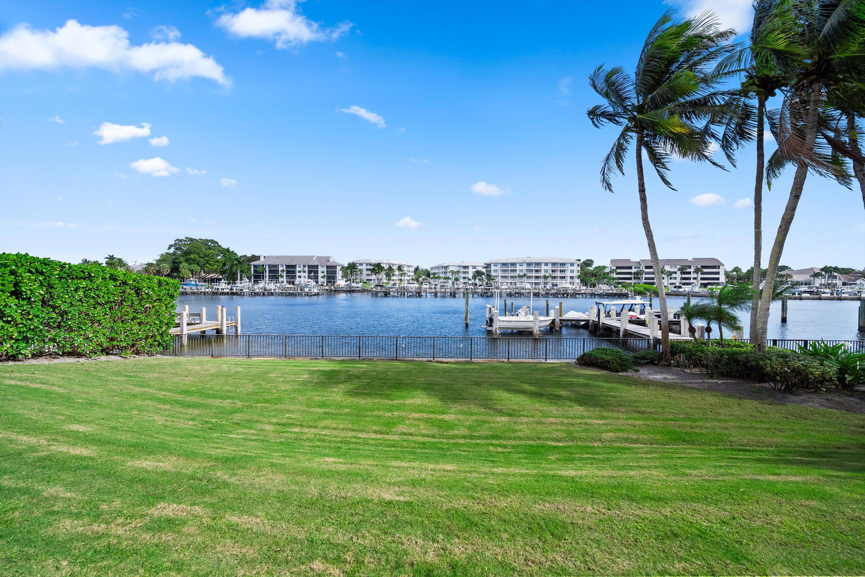 2270 Wilsee Road Palm Beach Gardens, FL 33410 - Photo 42 of 49 Backyard